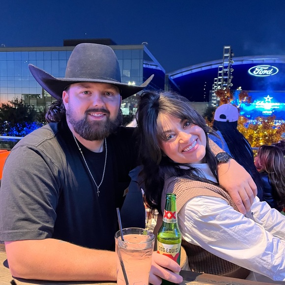 Meet your Posher, Amber - Picture 2 of 4